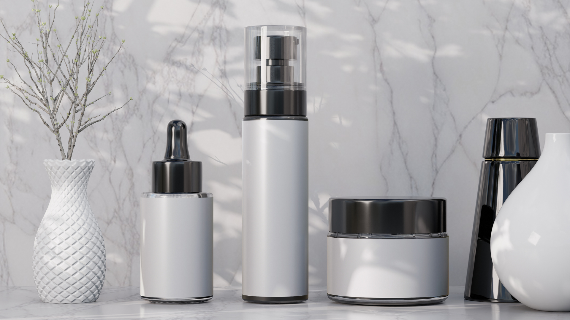 Augustinus Bader The Cream のボトルを柔らかな自然光で撮影した静物写真